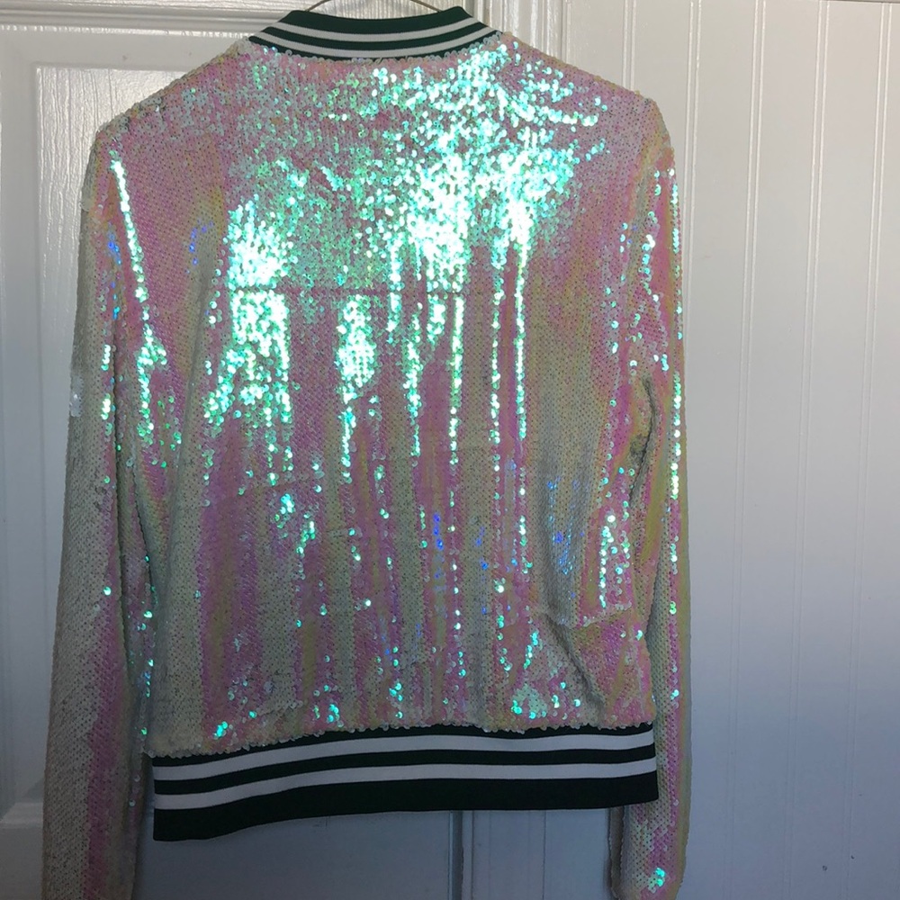 A jacket - Picture 2 of 2